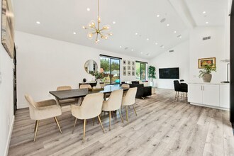 78shadyspring dr in Burbank, CA - Building Photo - Building Photo