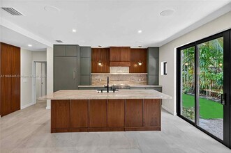 2315 Swanson Ave in Miami, FL - Building Photo - Building Photo