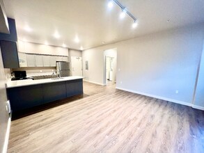 2330 Yakima Ct in Tacoma, WA - Building Photo - Building Photo