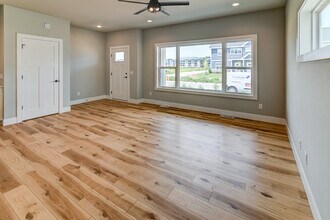 4863 Lacy Rd in Fitchburg, WI - Foto de edificio - Building Photo