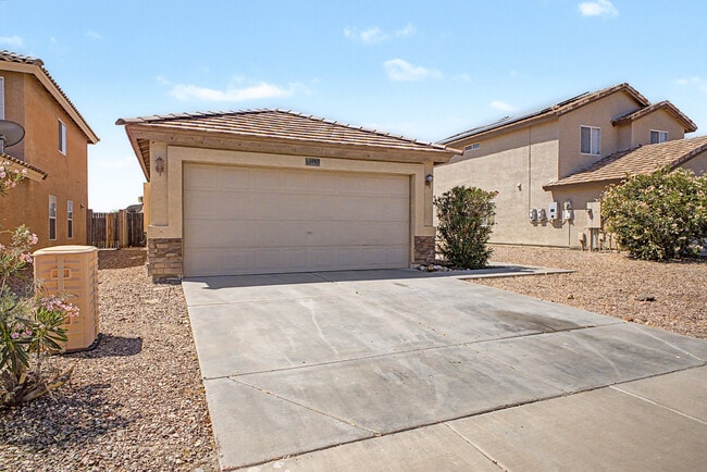 22285 W La Pasada Blvd in Buckeye, AZ - Building Photo - Building Photo