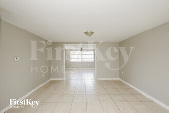 7725 Ilex Dr in Port Richey, FL - Building Photo - Building Photo