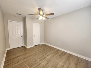 138 W Marion St in Clute, TX - Building Photo - Building Photo