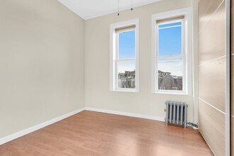 209 30th St in Brooklyn, NY - Building Photo - Interior Photo