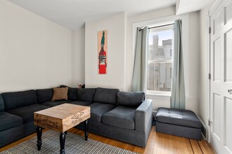 564 E 5th St, Unit 2 in Boston, MA - Building Photo - Building Photo
