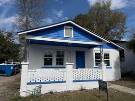 628 W 48th St in Savannah, GA - Building Photo