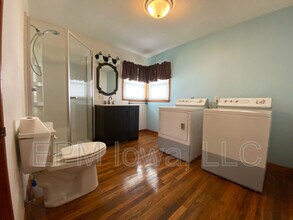 900 4th Ave in Independence, IA - Building Photo - Building Photo