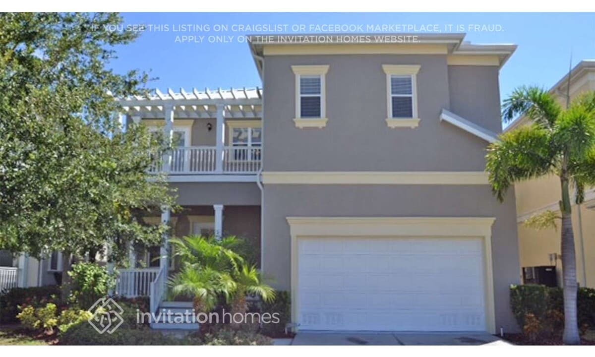 6573 Simone Shores Cir in Apollo Beach, FL - Foto de edificio