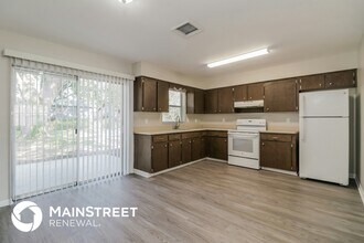 5917 April St E in Lakeland, FL - Building Photo - Building Photo