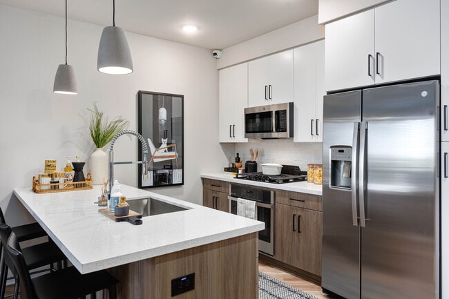 Seventyone15 McDowell in Scottsdale, AZ - Building Photo - Building Photo