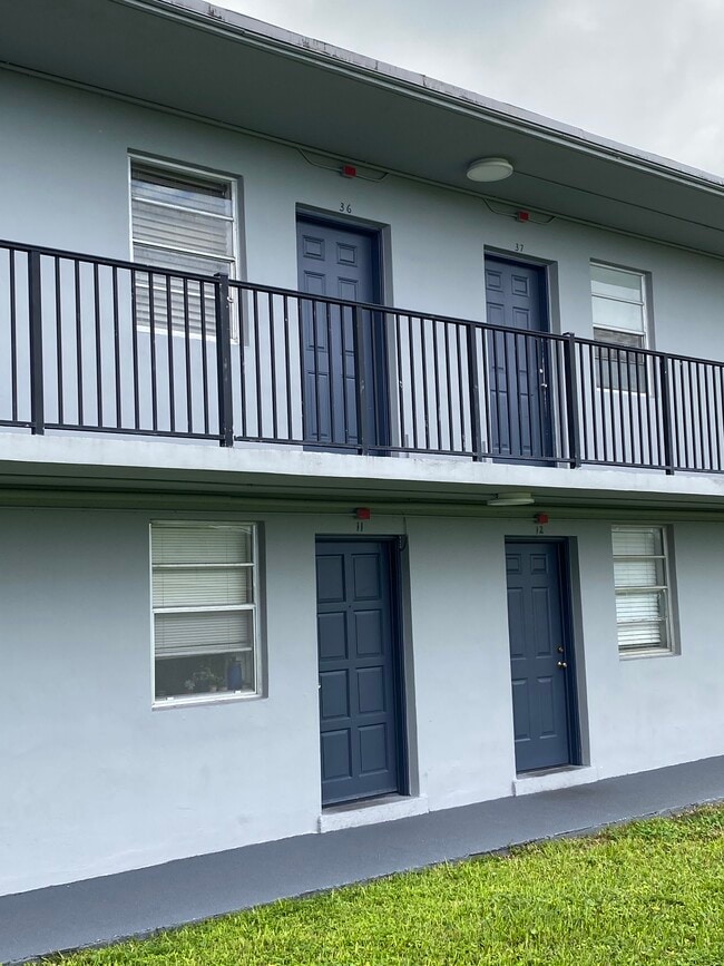 4300 SW 67th Ave, Unit 36