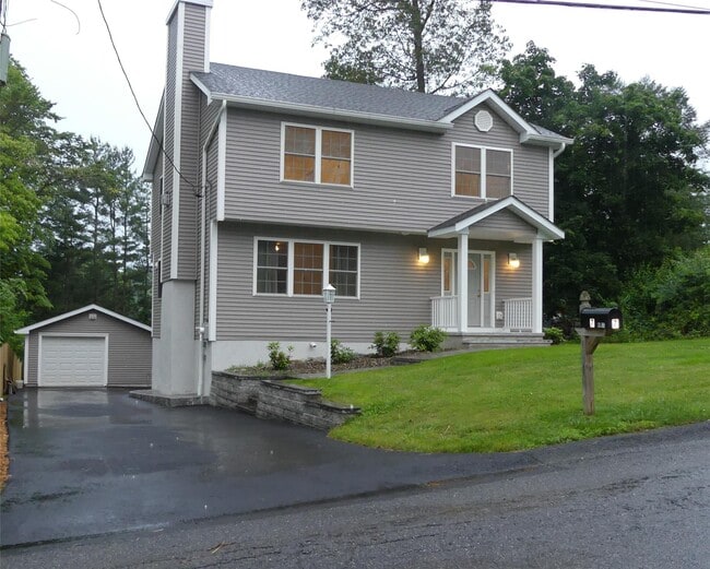 property at 7 Crest Dr