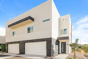 14251 N 7th St in Phoenix, AZ - Building Photo