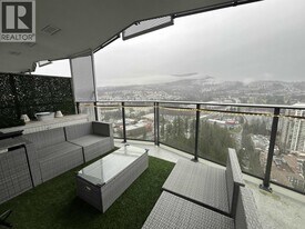 1182 Westwood St in Coquitlam, BC - Building Photo