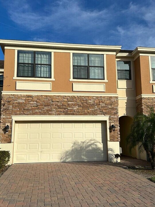 1815 Portofino Meadows Blvd in Orlando, FL - Building Photo