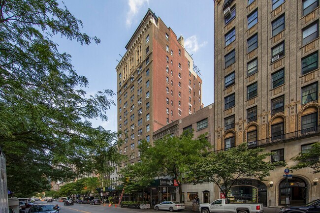 121 W 72nd St in New York, NY - Building Photo - Building Photo