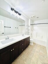 1770 Saltaire Pl in San Diego, CA - Building Photo - Building Photo