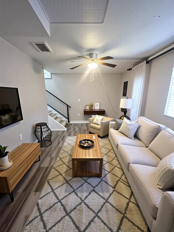property at 3305 Illinois St