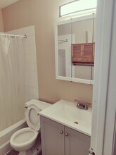 2419 S Goebbert Rd in Arlington Heights, IL - Building Photo - Building Photo