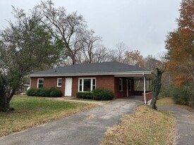 1511 Madison St in Clarksville, TN - Building Photo
