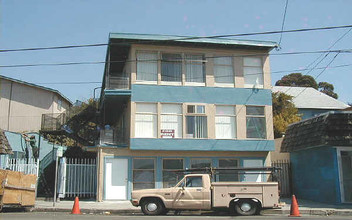 9960 Macarthur Blvd in Oakland, CA - Building Photo - Building Photo