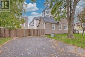 519 Elizabeth St in Burlington, ON - Building Photo - Building Photo