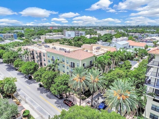 1900 Van Buren St, Unit 112B in Hollywood, FL - Building Photo - Building Photo