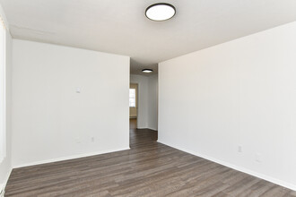 409 Lily St, Unit 15 in Greenville, SC - Building Photo - Building Photo
