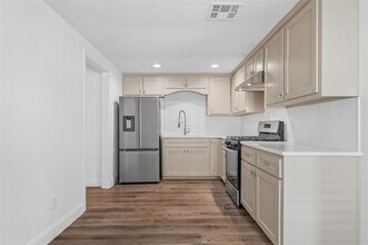 1720 Bagby Ave in Waco, TX - Building Photo - Building Photo