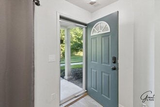 313 Marigold Cir in Westland, MI - Building Photo - Building Photo
