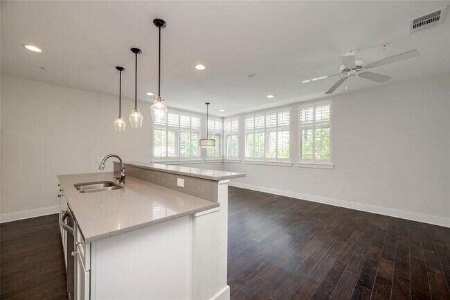 908 Nueces St in Austin, TX - Building Photo - Building Photo