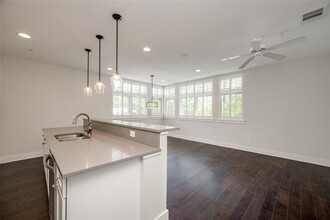 908 Nueces St in Austin, TX - Building Photo - Building Photo