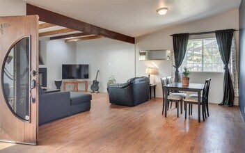 352 Bonito Ave in Imperial Beach, CA - Building Photo - Building Photo