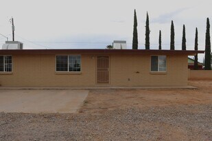 Chaparral  S 1052 in Sierra Vista, AZ - Building Photo