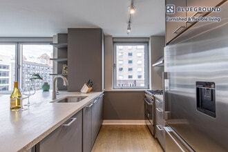 200 E 11th St, Unit FL7-ID10 in New York, NY - Foto de edificio - Building Photo
