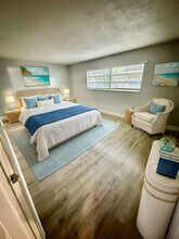 1740 NW 60th Ave in Sunrise, FL - Foto de edificio - Building Photo