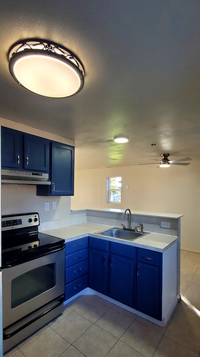 1907 W Shoshone St in Pasco, WA - Foto de edificio - Building Photo