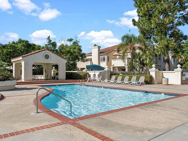 750 Breeze Hill Rd in Vista, CA - Building Photo - Building Photo