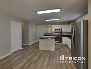 622 Lynx Mountain in San Antonio, TX - Building Photo - Building Photo