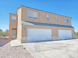 1080 Karen Ct in Pahrump, NV - Building Photo