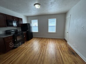 62 Sterling St in Worcester, MA - Building Photo - Building Photo