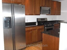 2 Ivaloo St in Somerville, MA - Building Photo