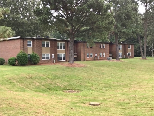 Parkwood Village Apartments Photo