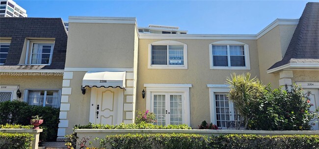 2206 NE 7th St in Hallandale Beach, FL - Building Photo - Building Photo