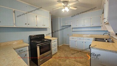 2708 S Woodland St in Amarillo, TX - Foto de edificio - Building Photo