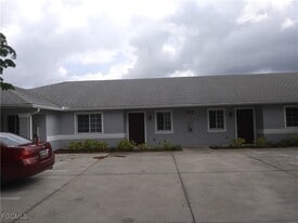717 SE 8th St in Cape Coral, FL - Building Photo