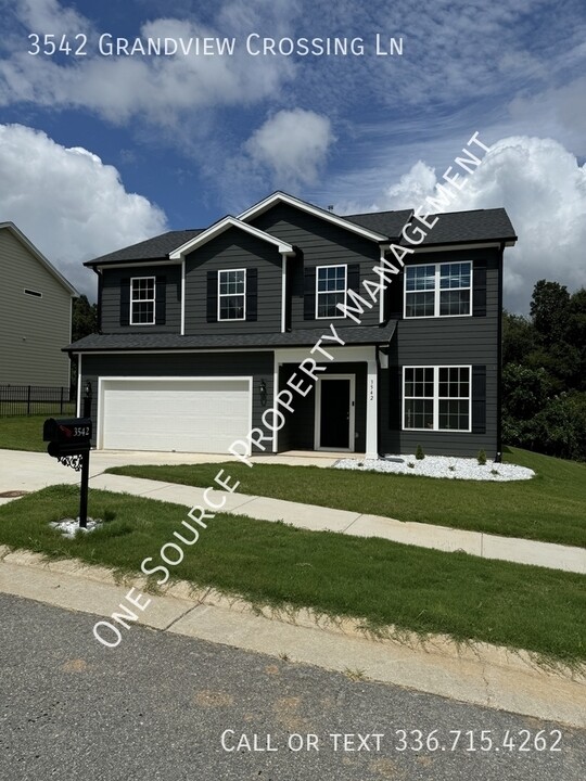 3542 Grandview Crossing Ln in Pfafftown, NC - Foto de edificio