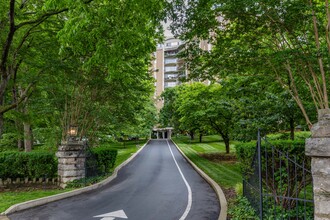 Windsor Tower in Nashville, TN - Building Photo - Building Photo