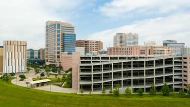 Elan Med Center in Houston, TX - Foto de edificio - Building Photo