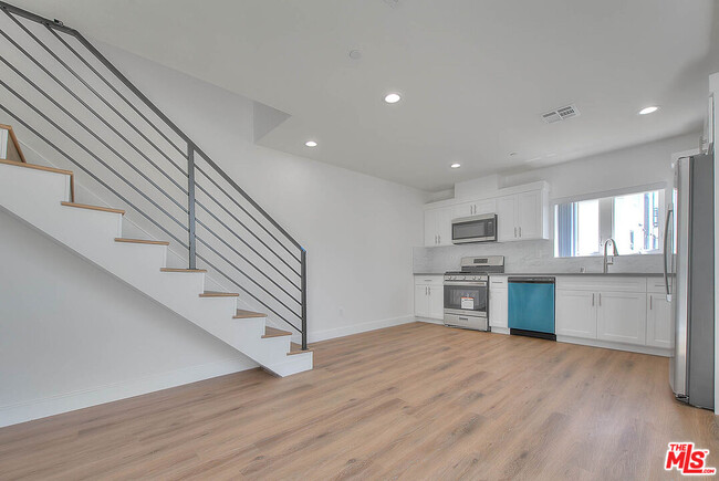 property at 1015 Wilton Pl
